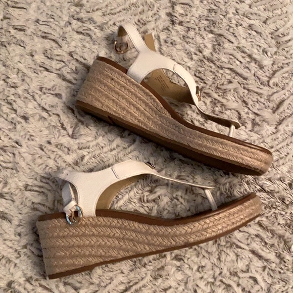 REDUCED: EUC, LOVELY white MICHAEL Kors espadrilles LIKE NEW!! SUPER comfy!! - Picture 2 of 5